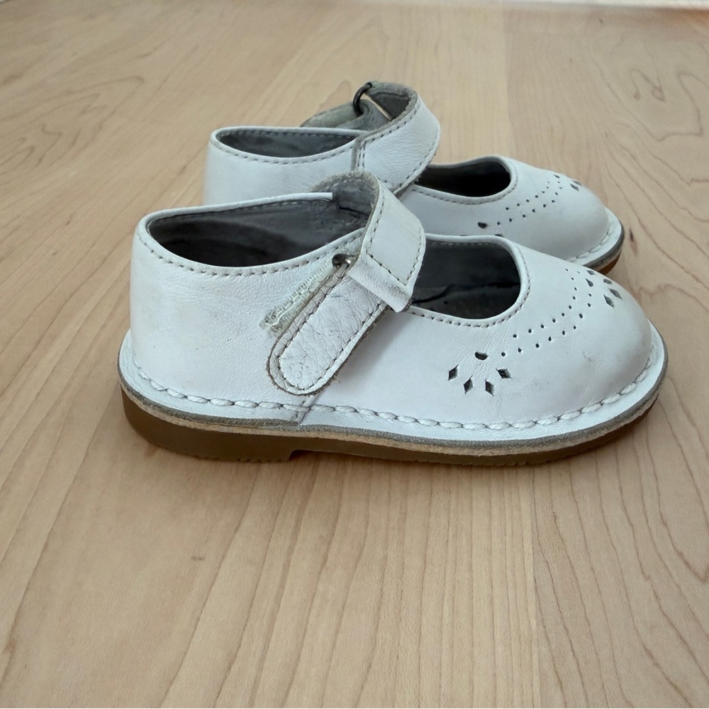 L’Amour Toddler Girls Size 5 White Leather Mary Jane Shoes